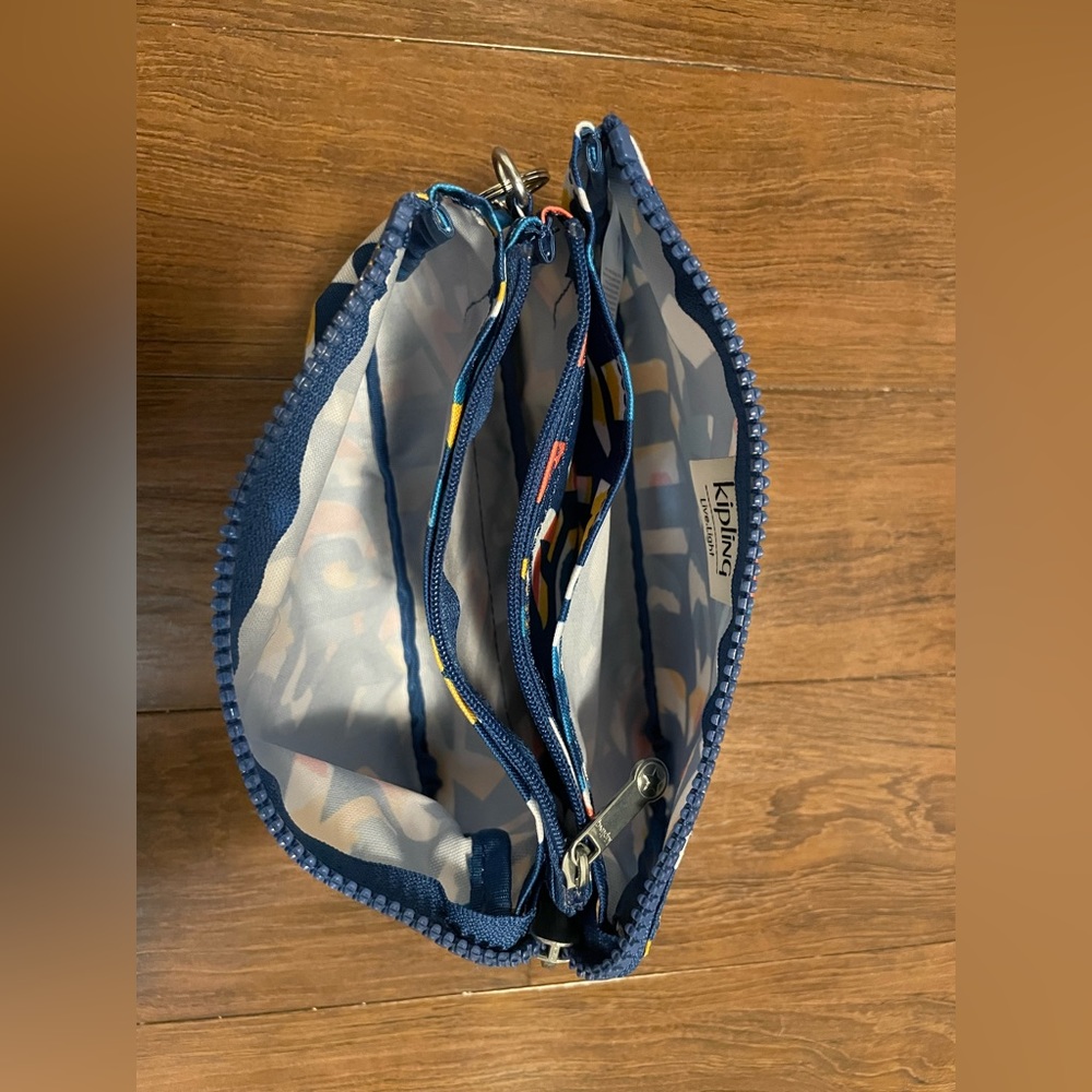 Kipling Creativity Large Pouch with Keychain - Picture 4 of 4